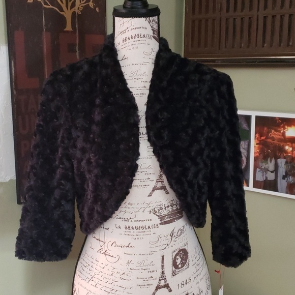 ELLE Black cover up - Picture 2 of 3